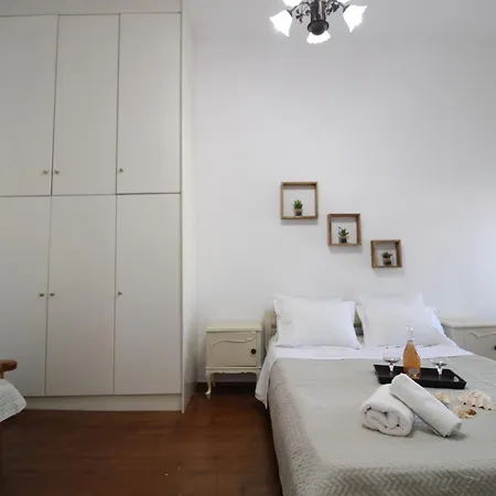 Lemon Tree In Plaka Apartment