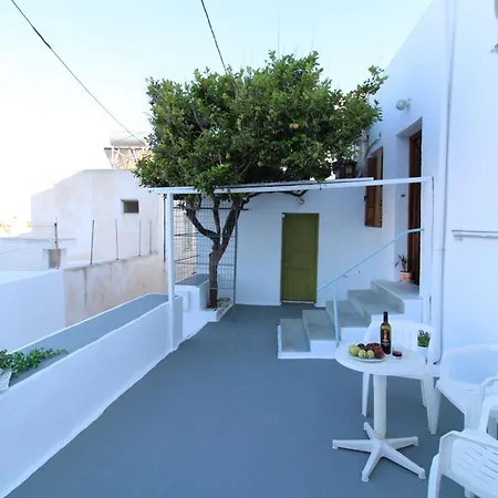 Lemon Tree In Plaka *